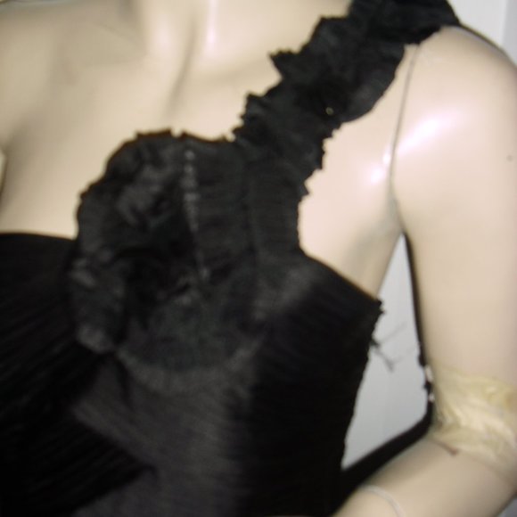 BCBG,black,ruched,off shoulder,ruffled srap,large bow,draped tulip skirt,UNIQUE - Picture 5 of 8